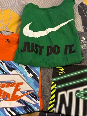 Nike Boys' Orange, Green & Gray Graphic Short-Sleeve Tees - 3 Pack